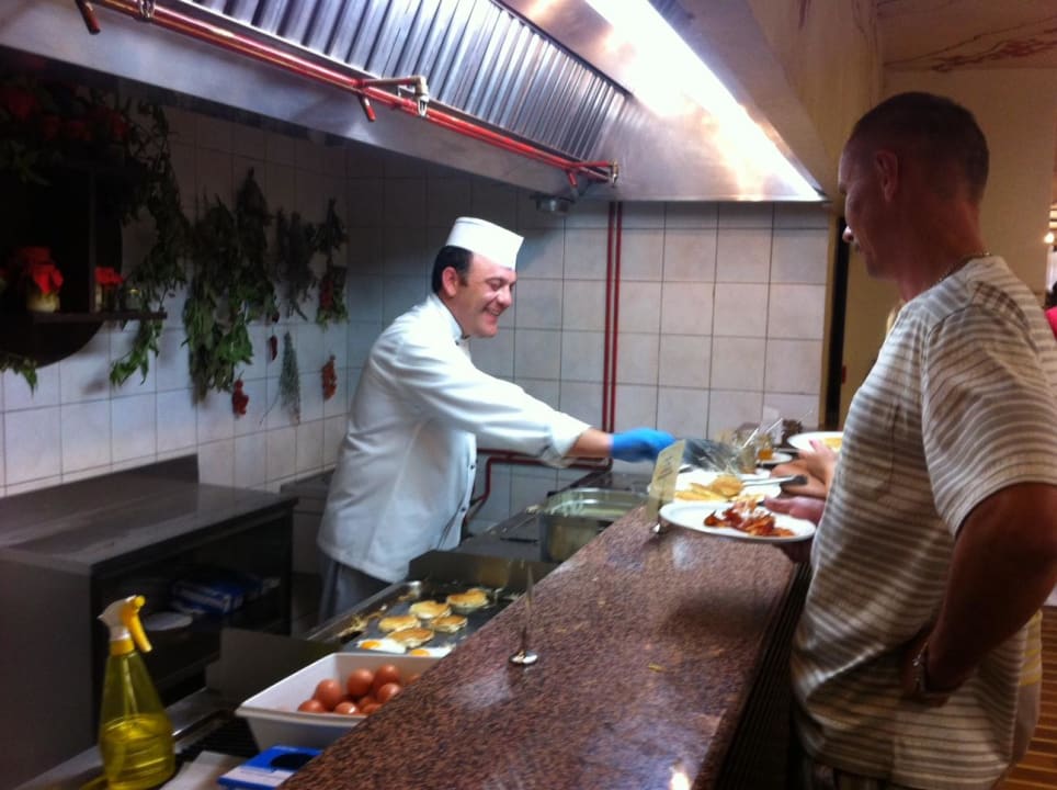 Action Cook Apollonia Beach Resort & Spa