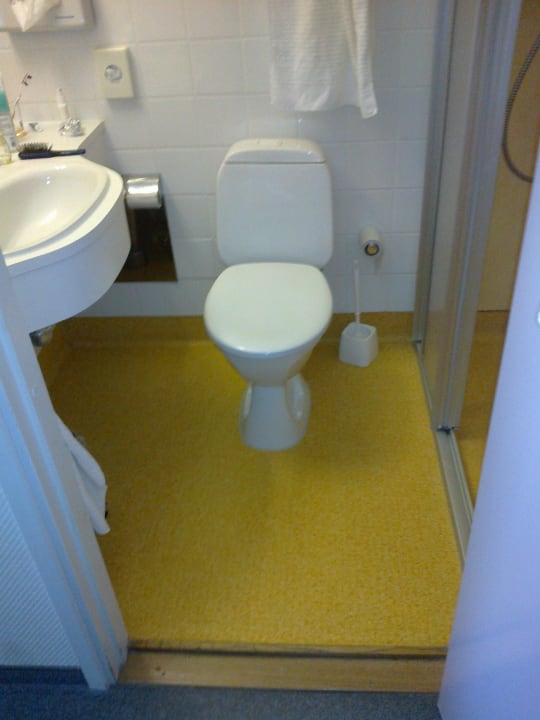 Bad, etwas größer wie im Flugzeug Morada Hotel Arendsee