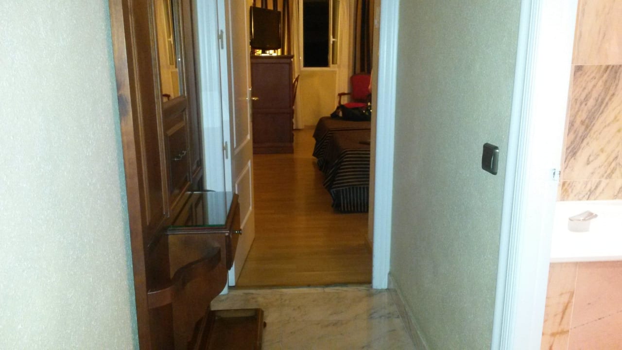 Flur im Zimmer 323 Sallés Hotel Pere IV