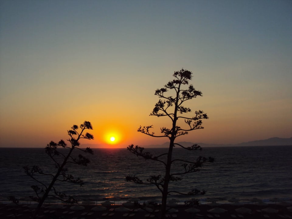 Sonnenuntergang vorm Hotel Rhodos Horizon Resort