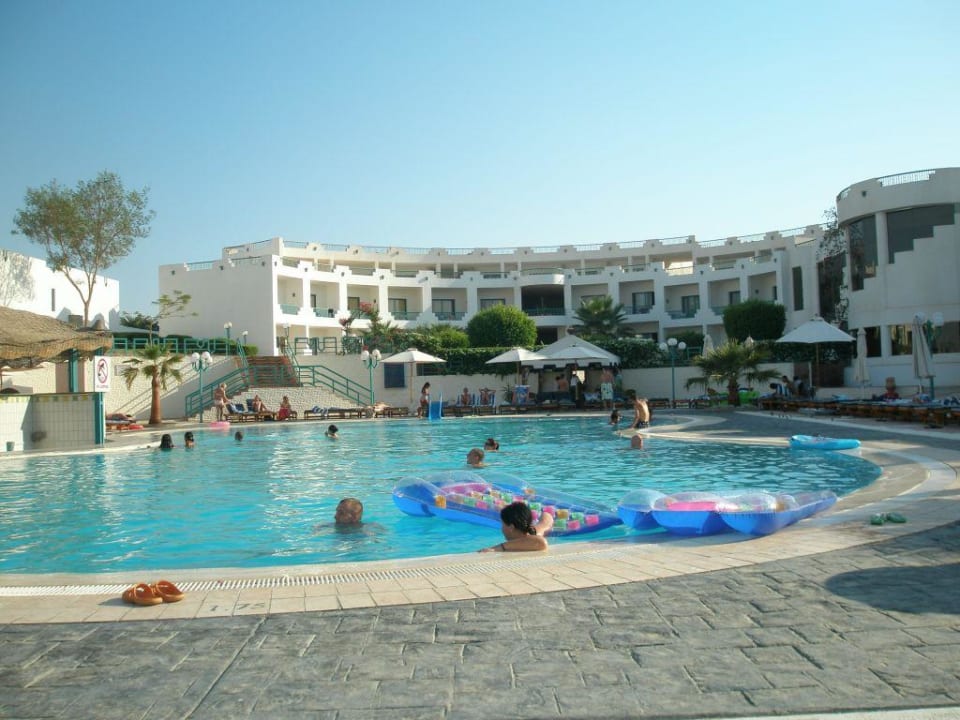 Basen Sharm Holiday Resort