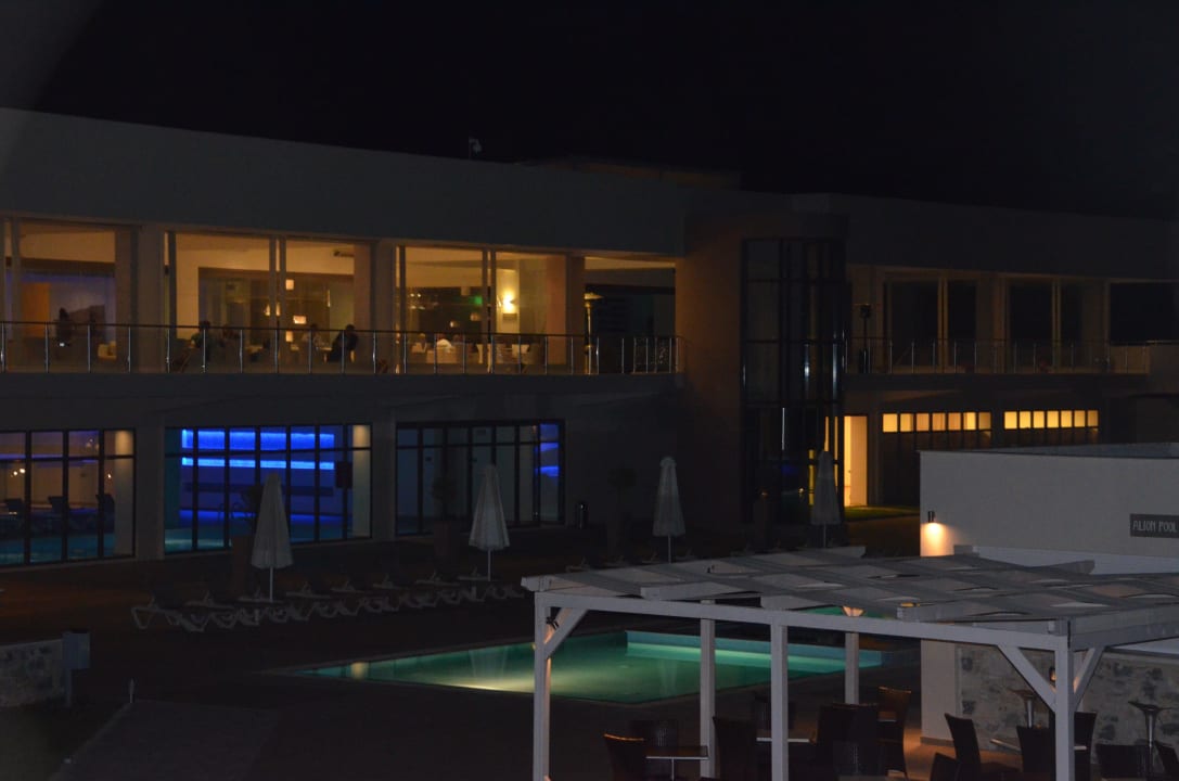 Bei Nacht Alea Hotel & Suites
