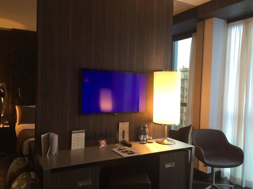 Bedroom 2 Hyatt Centric Milan Centrale