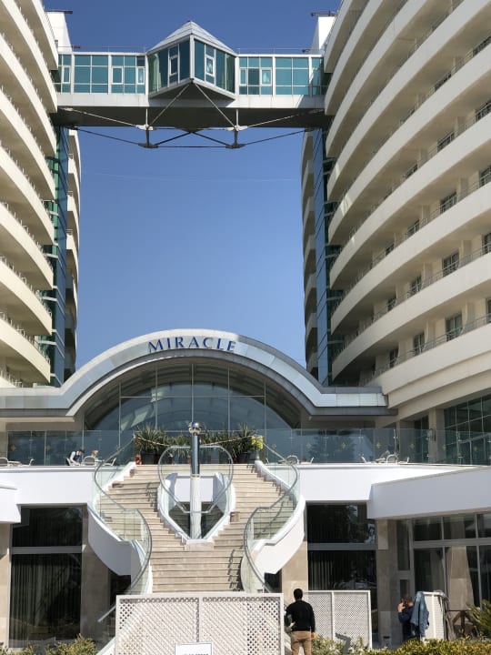 Außenansicht Hotel Miracle Resort