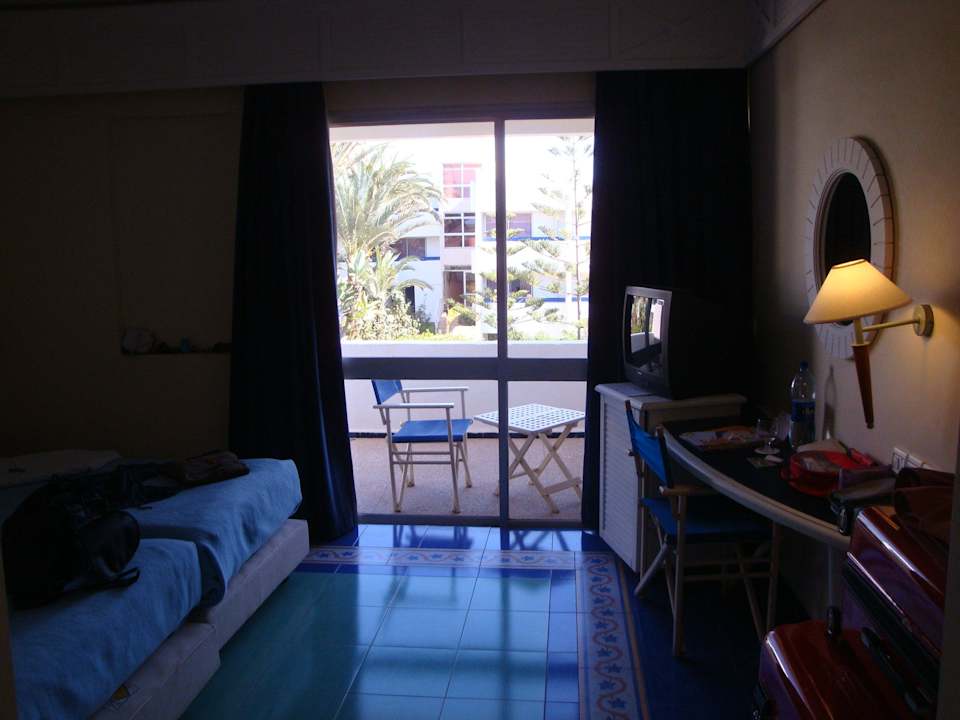 Blick durch das Zimmer zum Balkon Dunes D'or Ocean Club