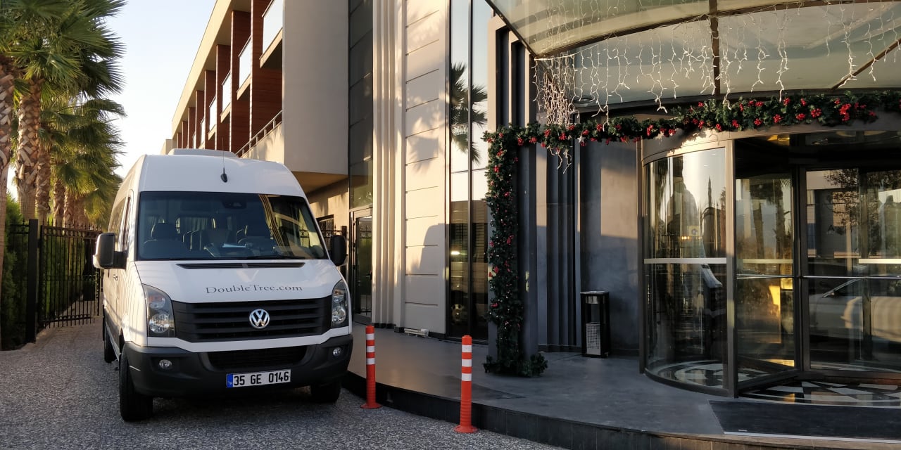 Außenansicht DoubleTree by Hilton Hotel Izmir Airport