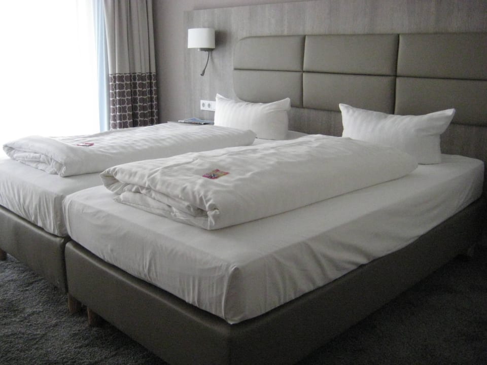 Zimmereinrichtung 01 Hotel Am Kaisersaal