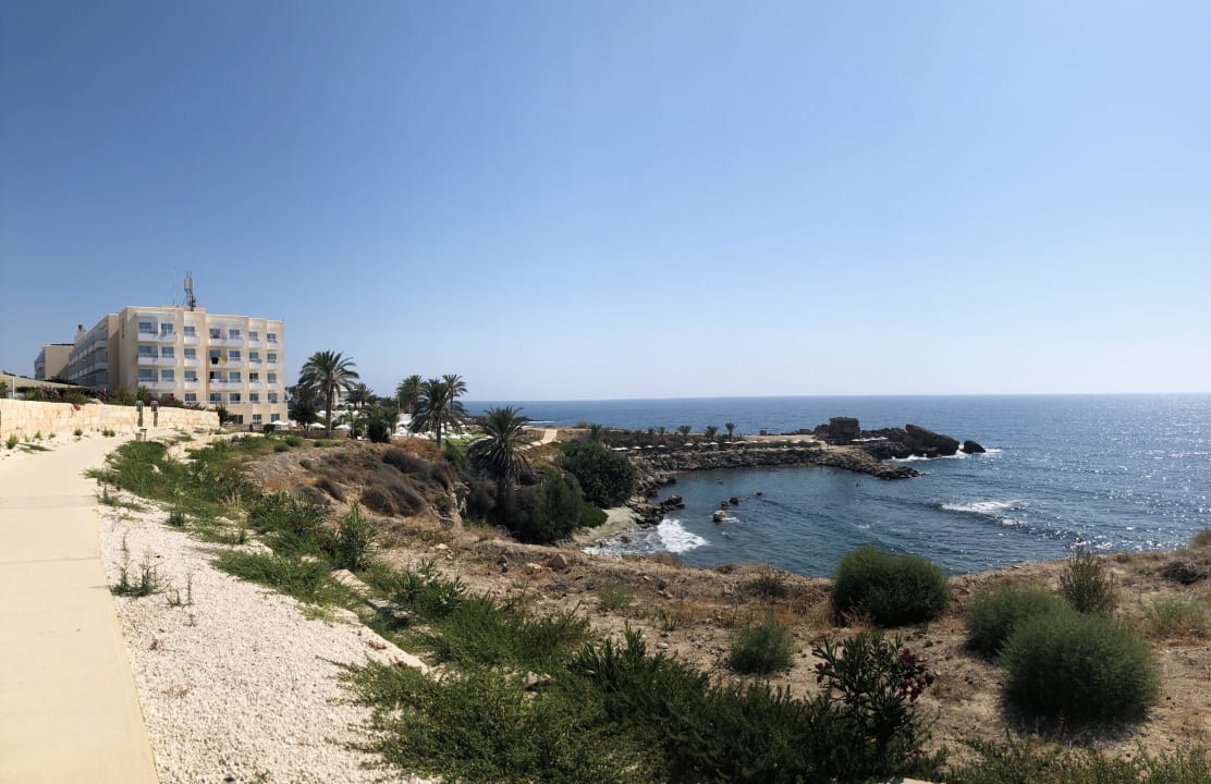 Außenansicht Queen's Bay Hotel