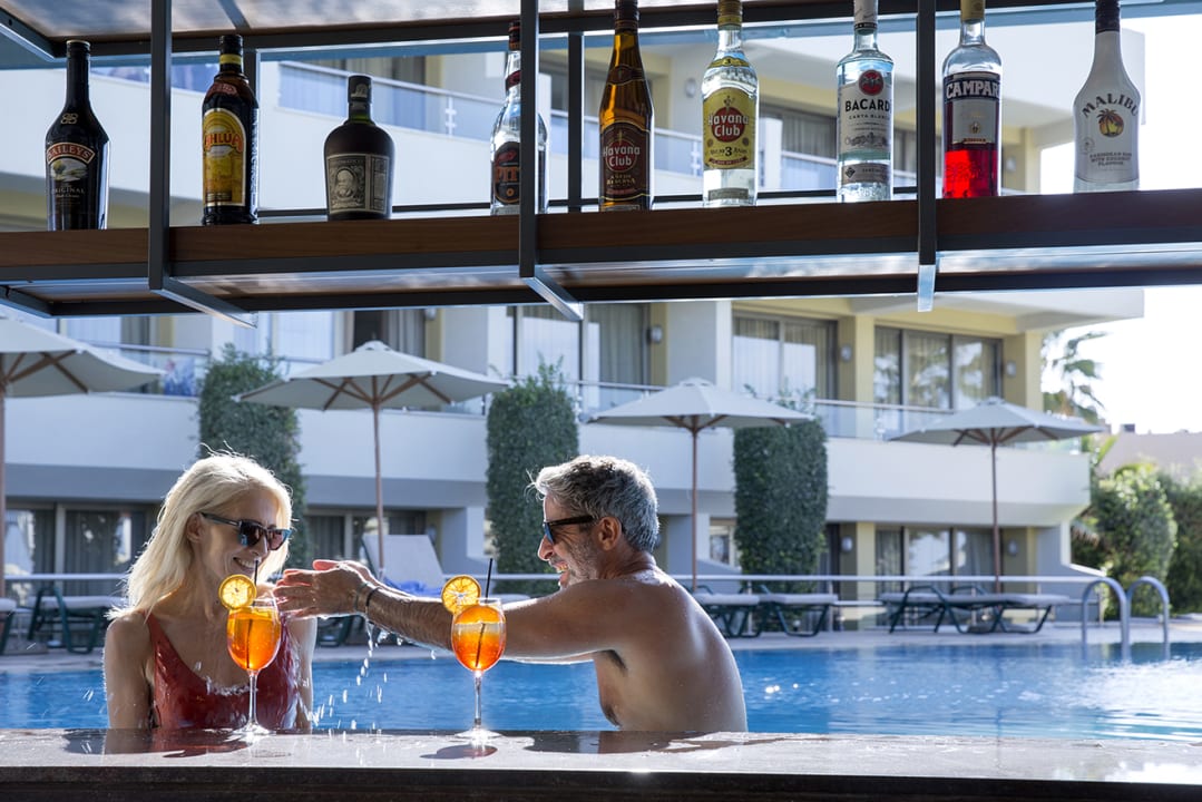 Pool Thalassa Beach Resort