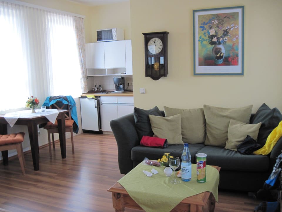 Wohnraum mit Küchenzeile Landhaus Müden zum Wildpark