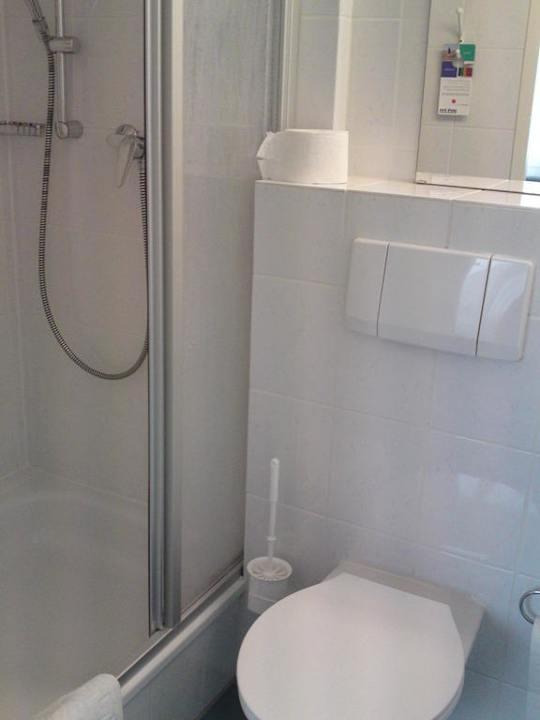 Toilette Doppelzimmer Park Inn by Radisson Nürnberg