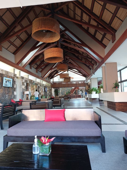 Lobby Crystals Beach Resort Belle Mare, a member of Radisson Individuals