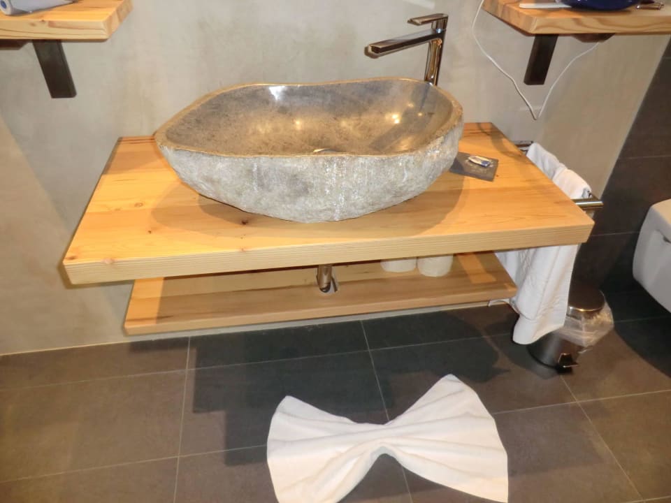 Beautiful bathroom Hotel-Chalet Pennhof