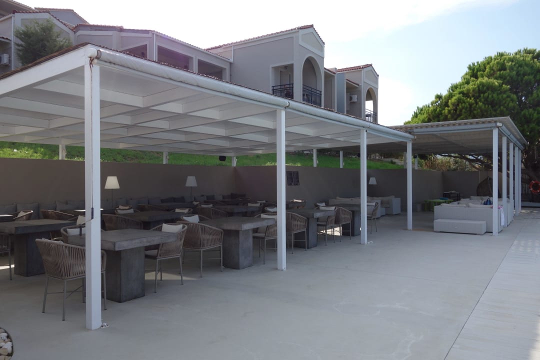 Bar The Bay Hotel & Suites