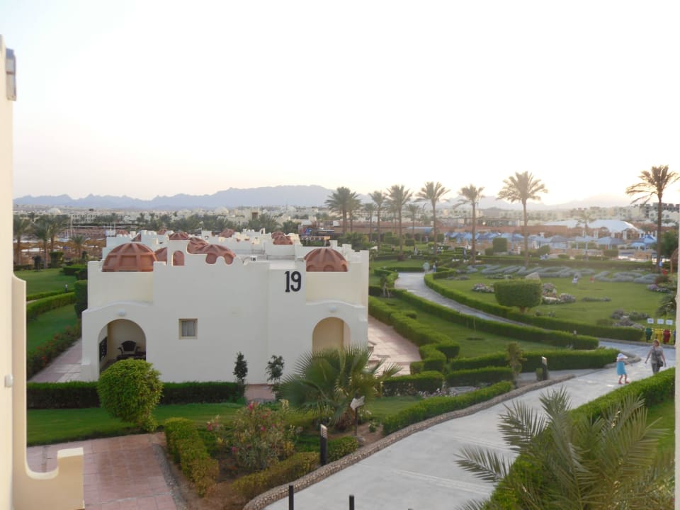 Blick vom Balkon  SUNRISE Royal Makadi Resort
