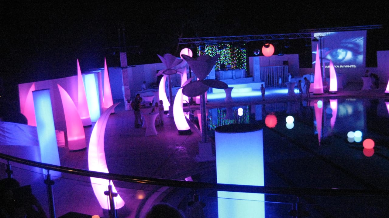 Pamfilya in White (Party) ROBINSON PAMFILYA