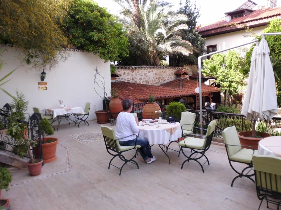 Unsere Terrasse vor Zimmer Dogan Hotel by Prana Hotels & Resorts