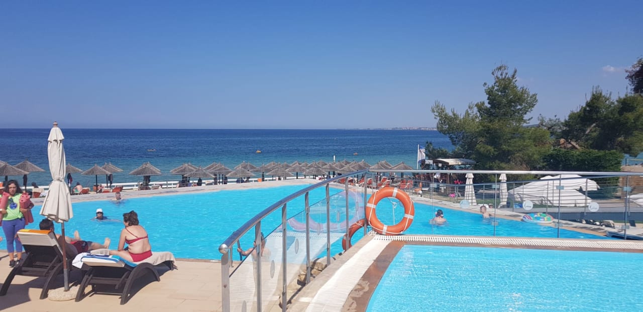Pool Istion Club & Spa