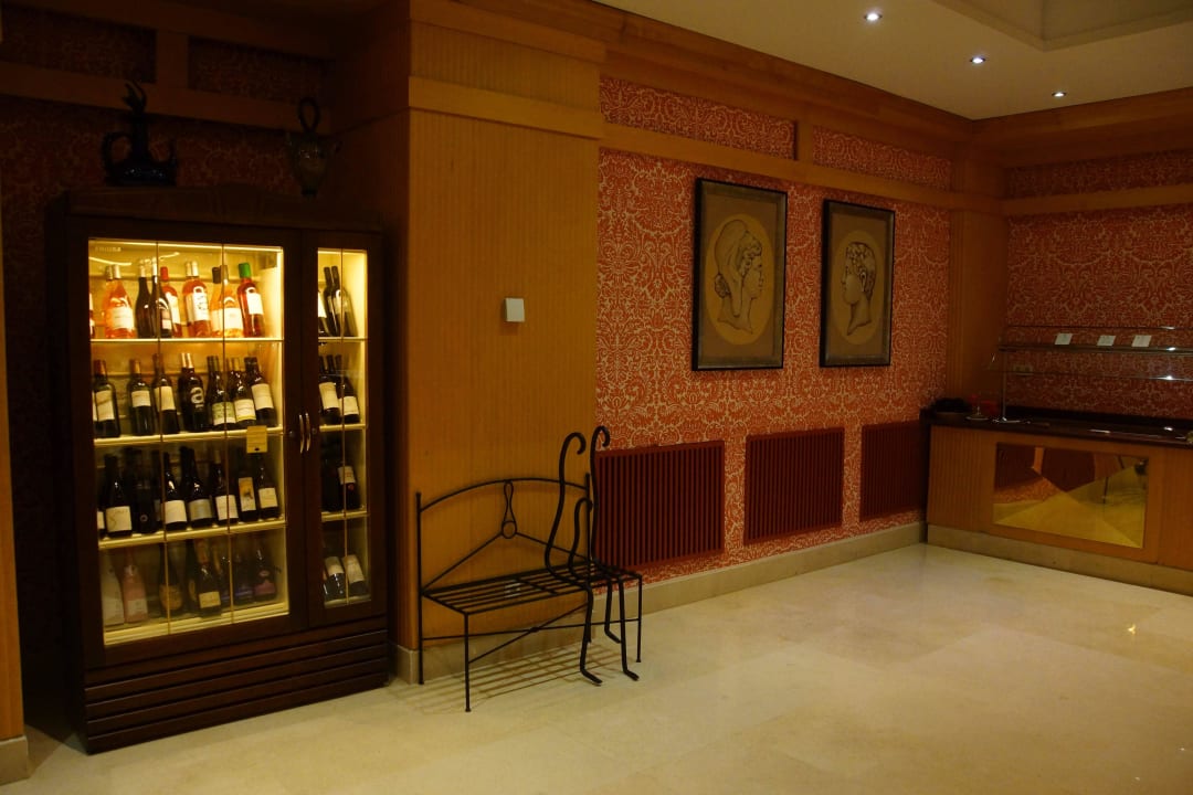 Weinschrank Grupotel Playa de Palma Suites & Spa