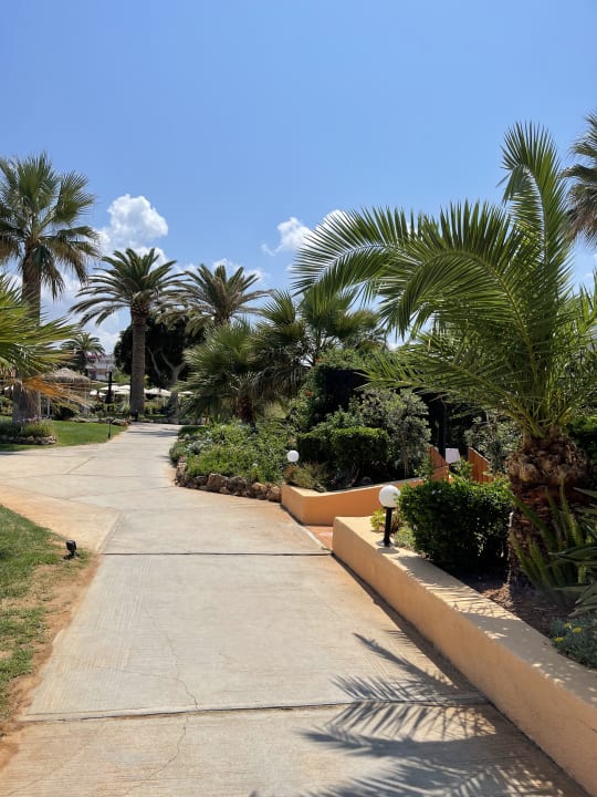Gartenanlage Anissa Beach & Village