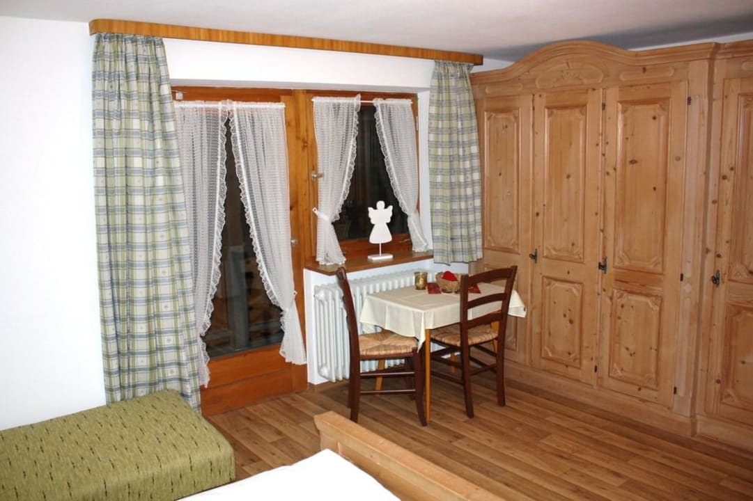 Schlafzimmer Ferienwohnung 2 nach der Renovierung Ferienwohnungen Wiesenlehen