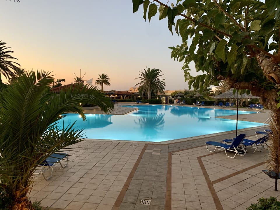 Pool Anissa Beach & Village