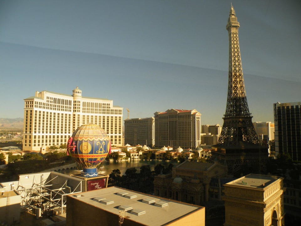 Vue sur les hôtels au petit matin Hotel Elara - a Hilton Grand Vacations Hotel Center Strip