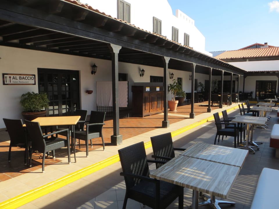 Bereich um die Bars und Restaurants TUI MAGIC LIFE Fuerteventura