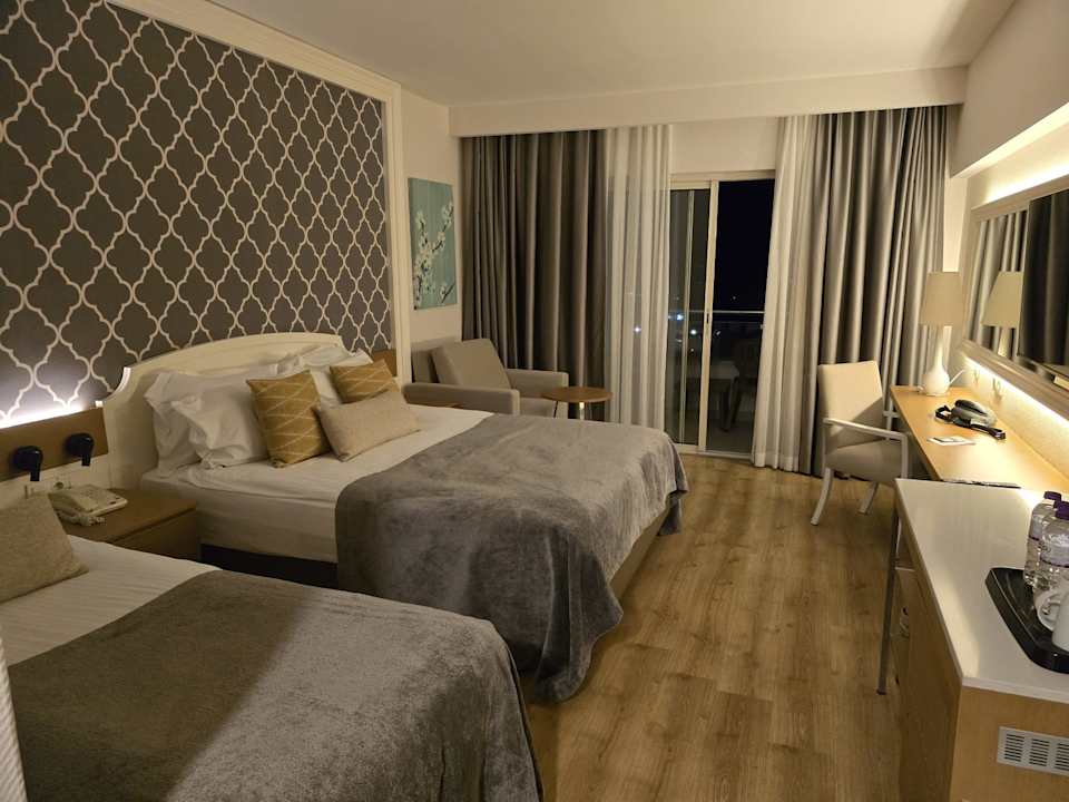 Zimmer Paradox Resort Phuket