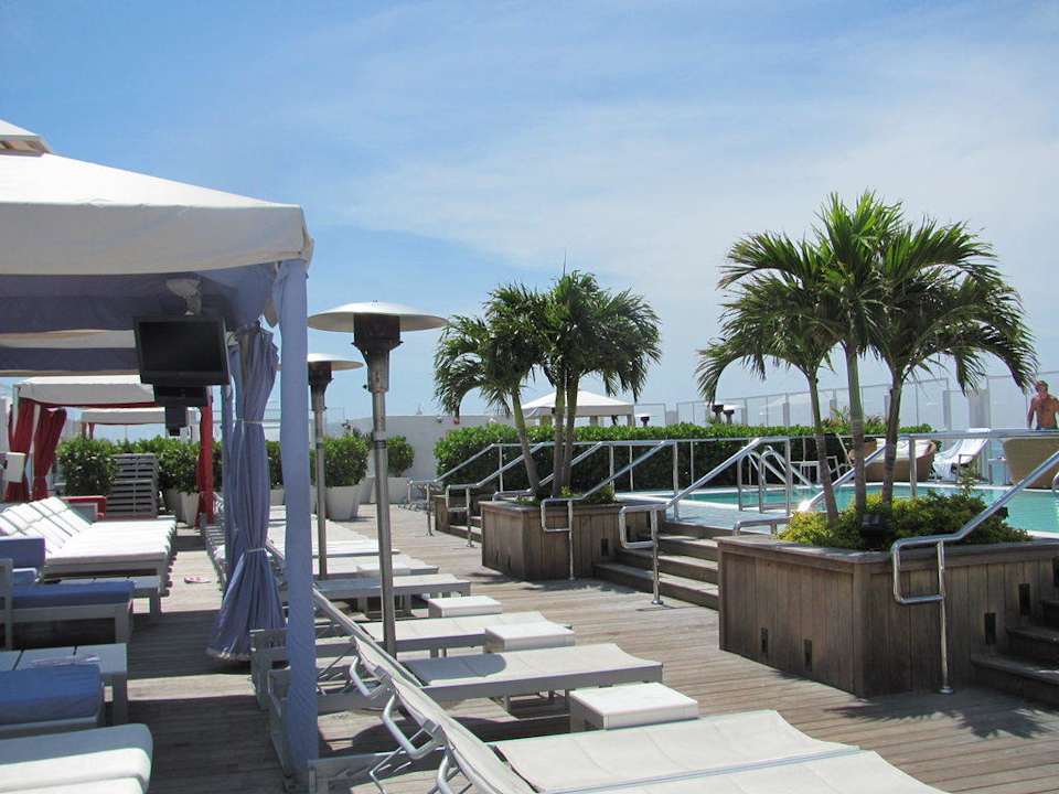 Poolumgebung auf dem Dach 1 Hotel South Beach