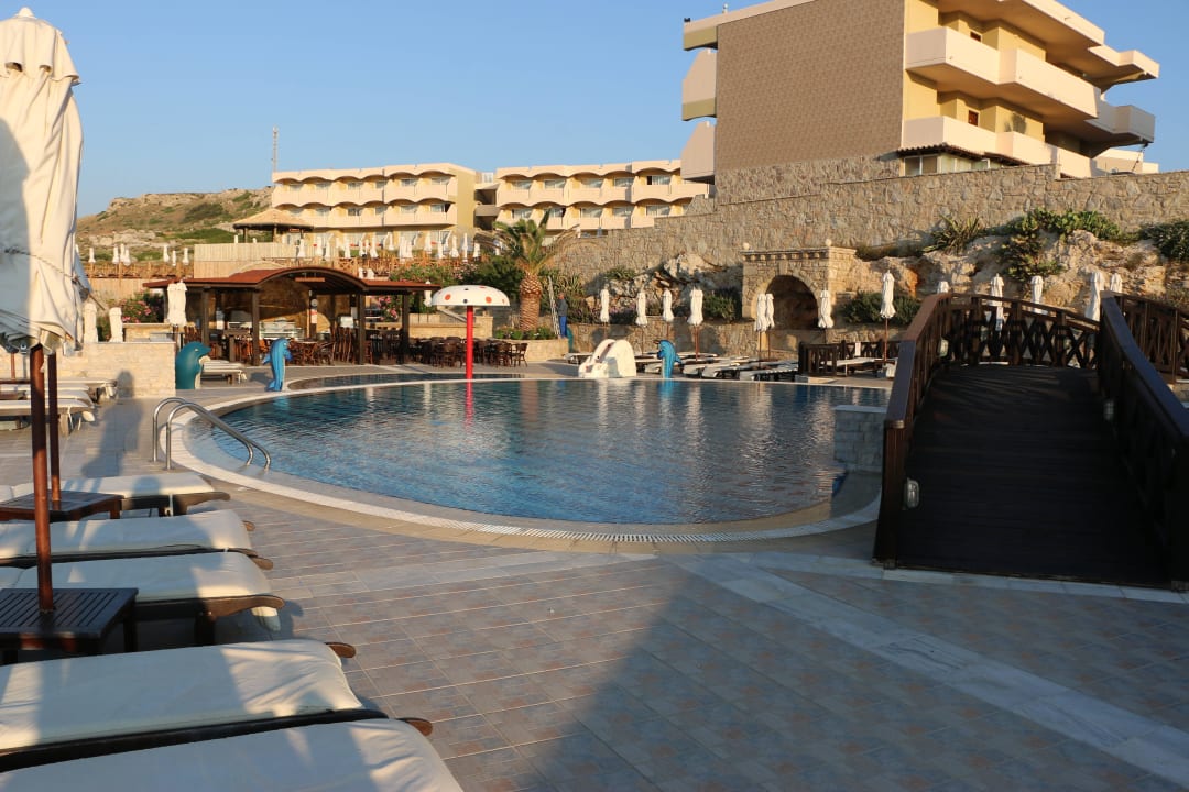 Pool und Hotel Hotel Kalithea Horizon Royal