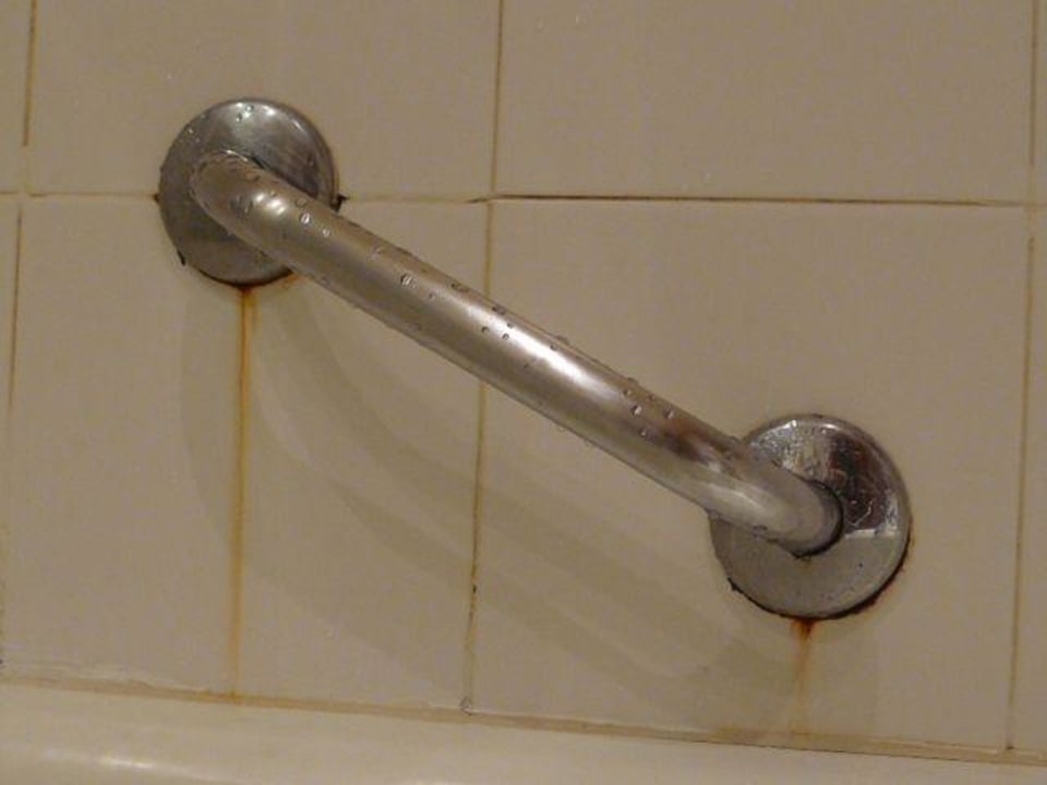 Die Badewannenhalter des Zimmers 1109 SBH Costa Calma Beach Resort