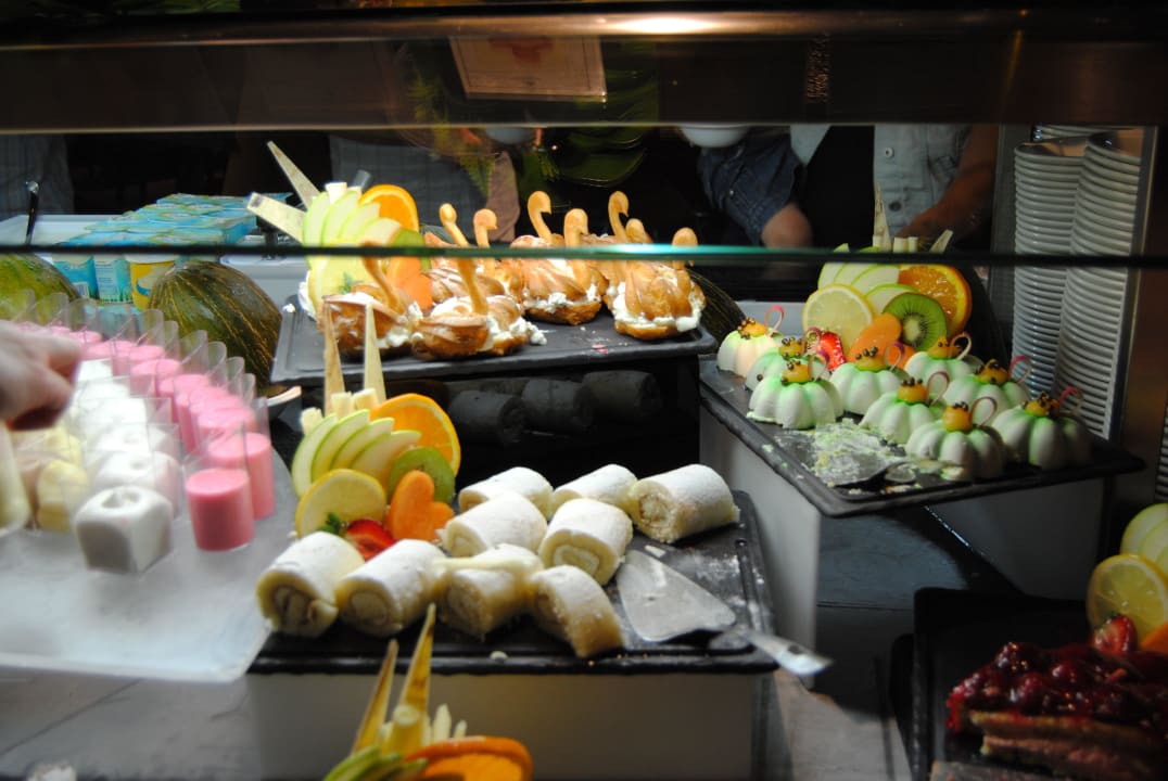 Lecker Lopesan Baobab Resort