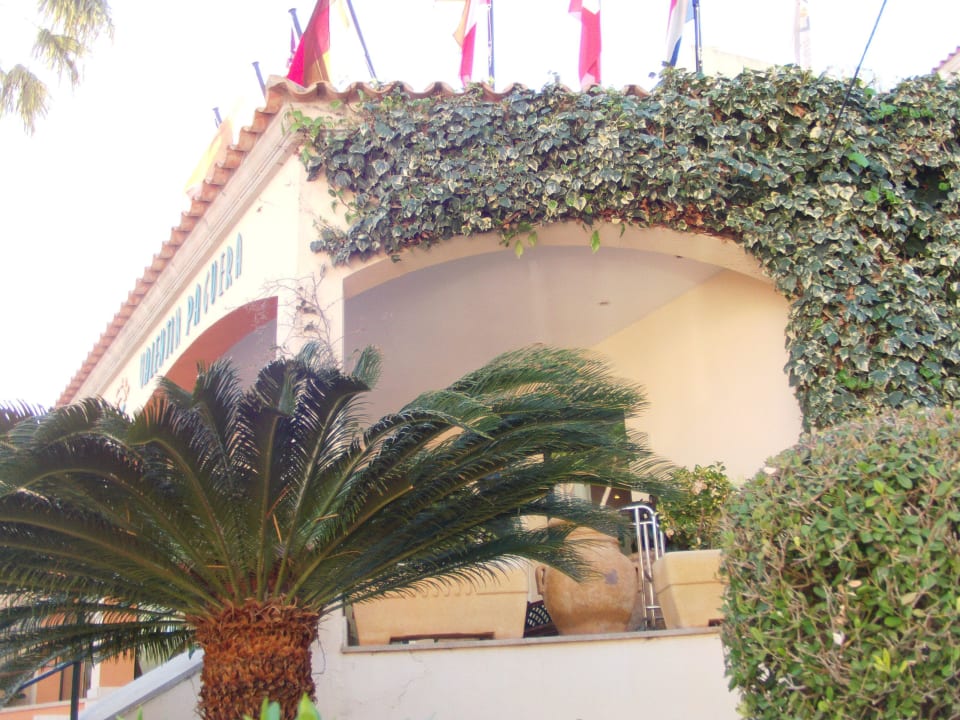 Blick von der Straße vorm Hotel Valentin Somni Hotel & Suites