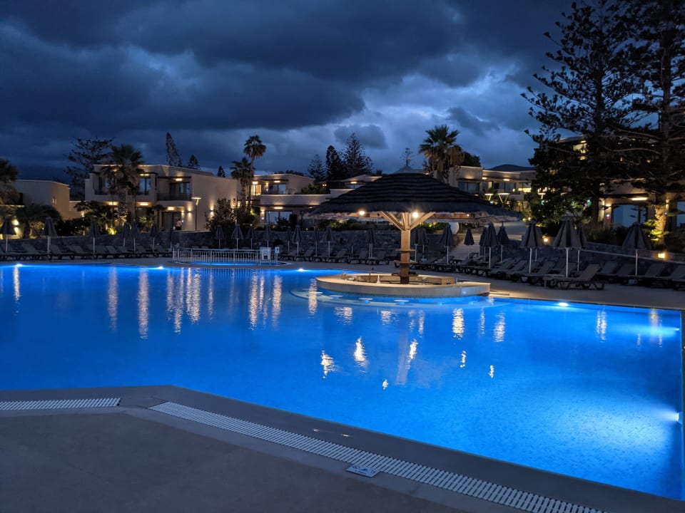 Pool Nana Golden Beach