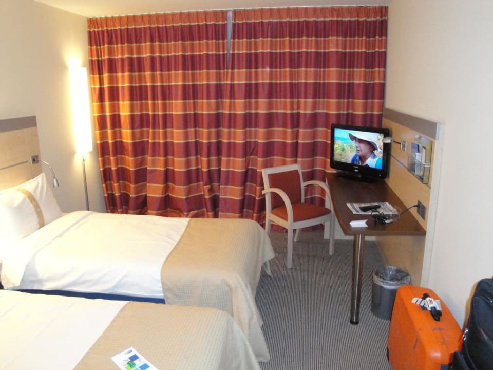 Standardzimmer Holiday Inn Express Zürich - Airport