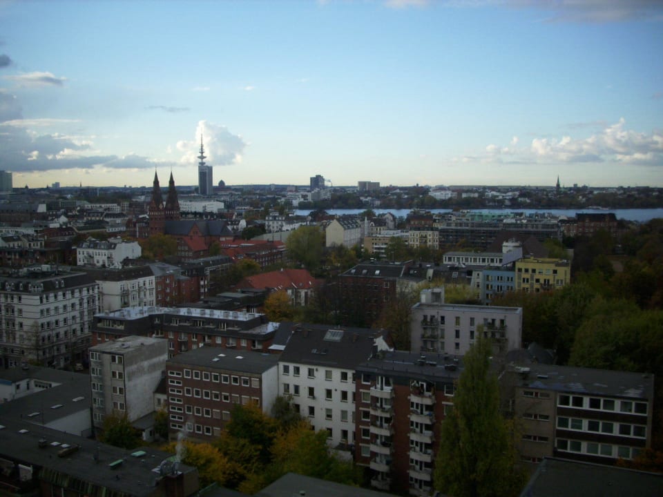 Ausblick aus Zimmer 1503  Motel One Hamburg-Alster