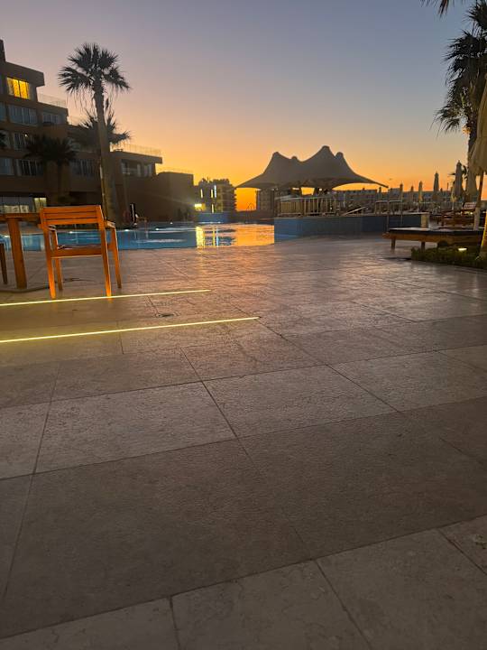 Außenansicht Hilton Hurghada Plaza