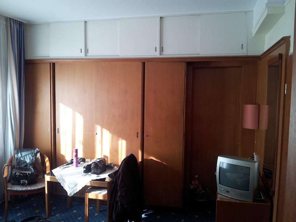 Es lebe die Holzverkleidung Aparthotel Astro