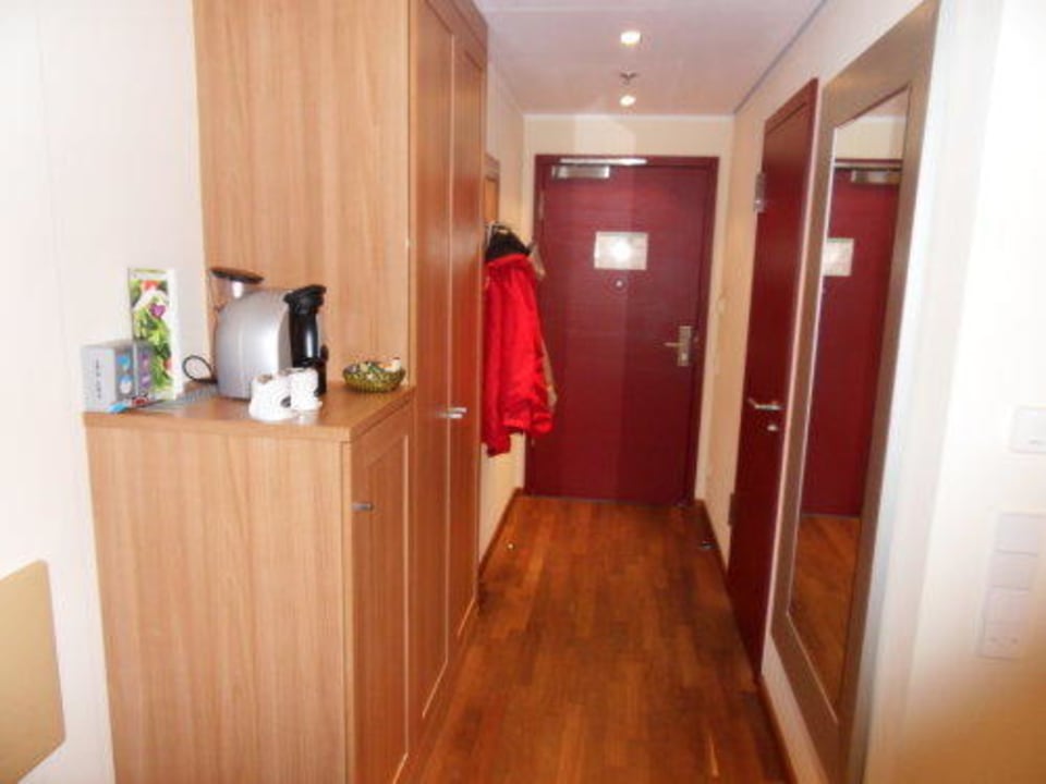 Kleiner Flur im Zimmer AMERON Köln Hotel Regent