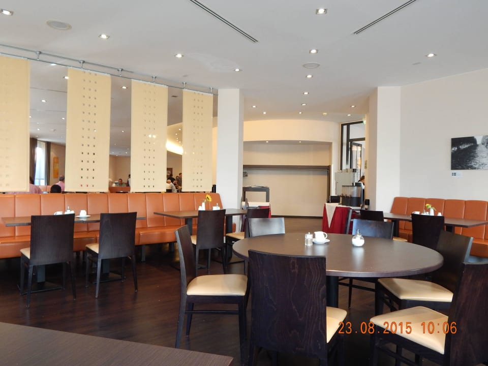 Besserer Teil im Frühstücksraum IntercityHotel Mainz