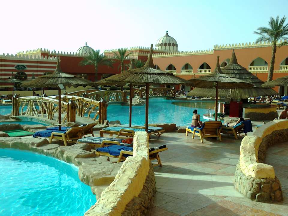 Der grosse Hauptpool! Pickalbatros Alf Leila Wa Leila Resort - Neverland Hurghada