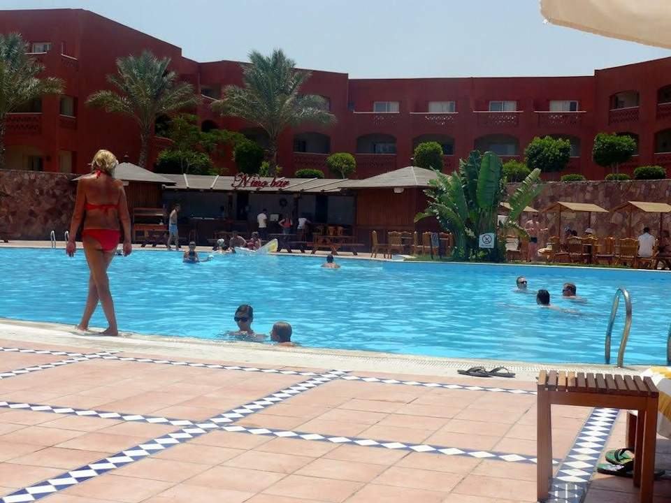 Bar przy basenie Sharm Grand Plaza Resort