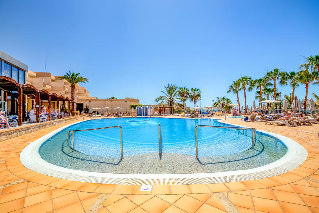 Pool SBH Hotel Taro Beach