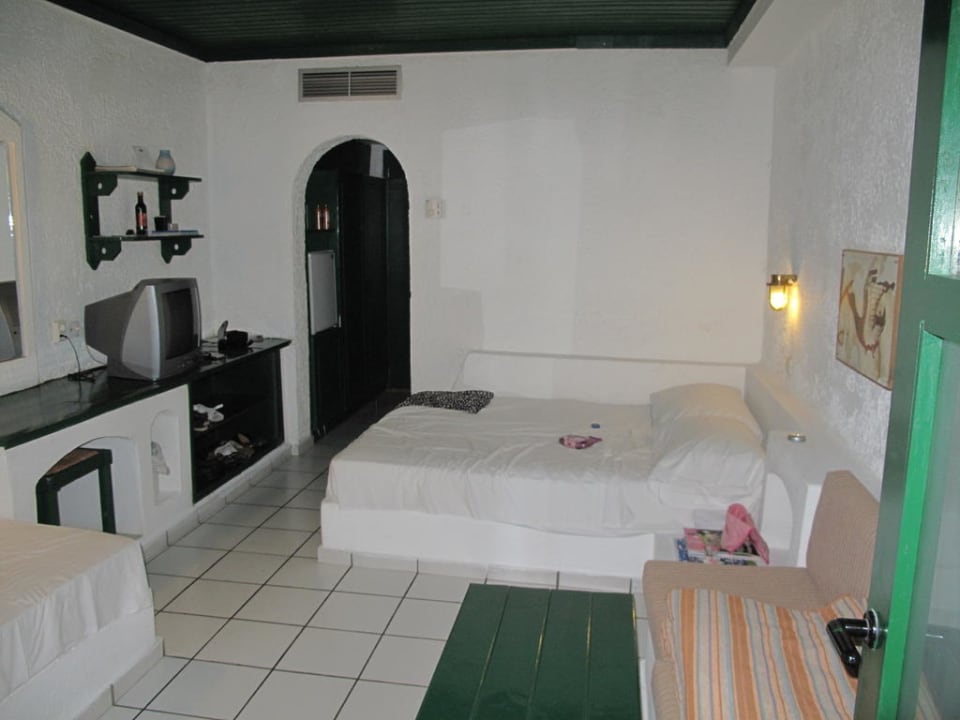 Zimmer 1 des Familienzimmers Mitsis Cretan Village