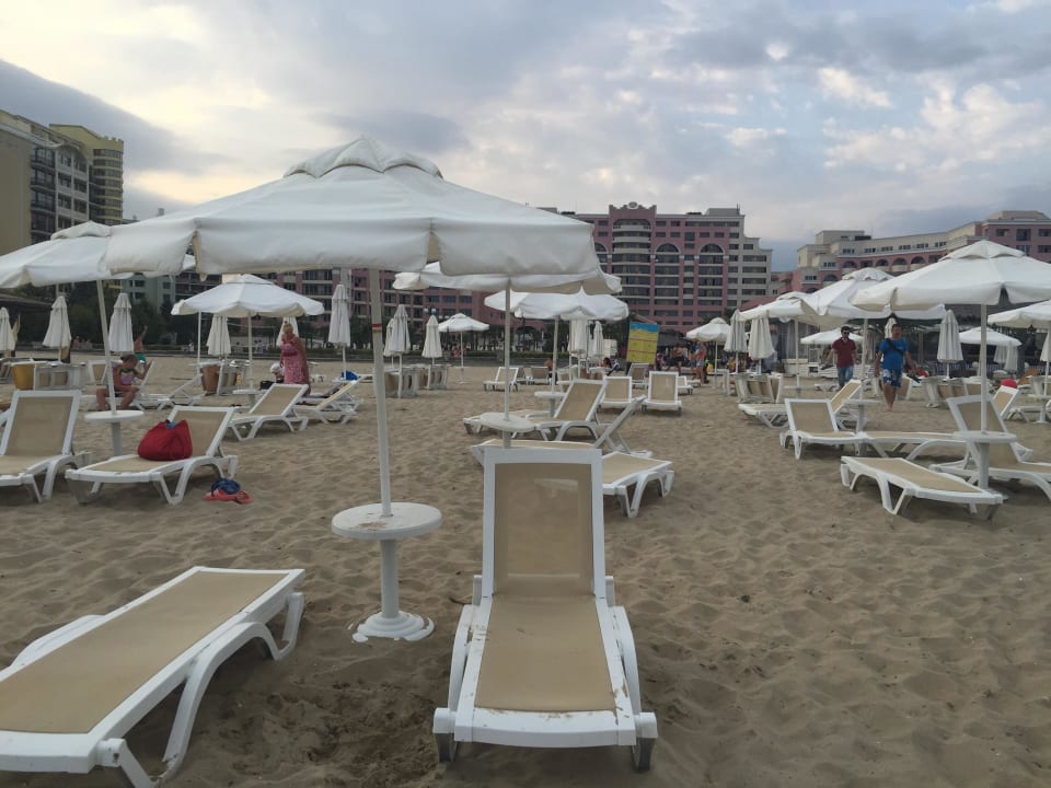 Strandsicht zum Hotel DIT Majestic Beach Resort