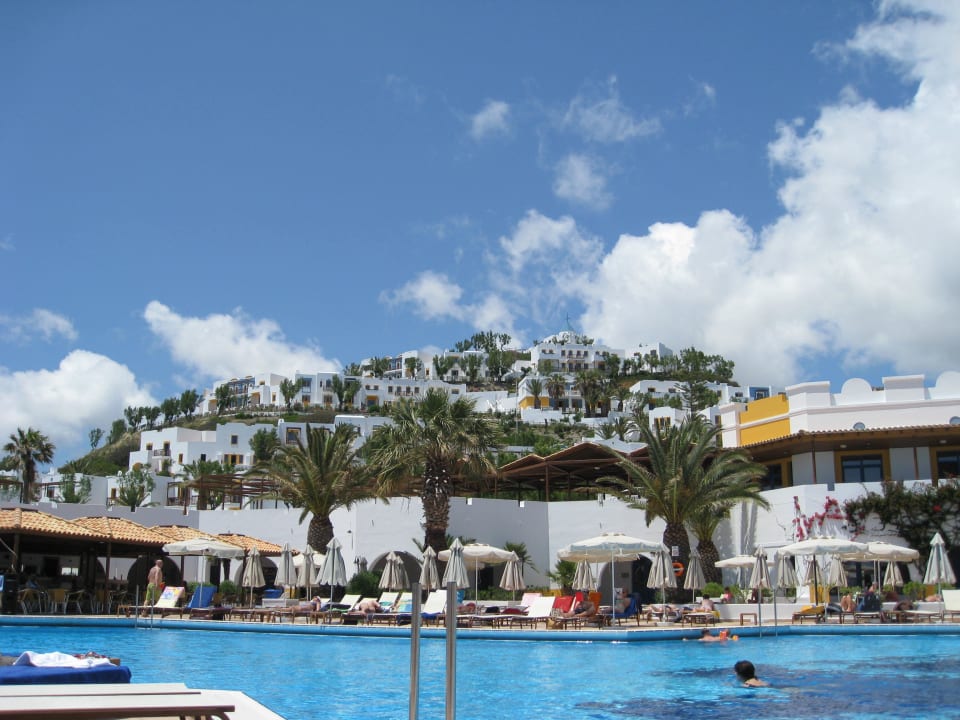 Außenansicht vom Pool aus Lagas Aegean Village