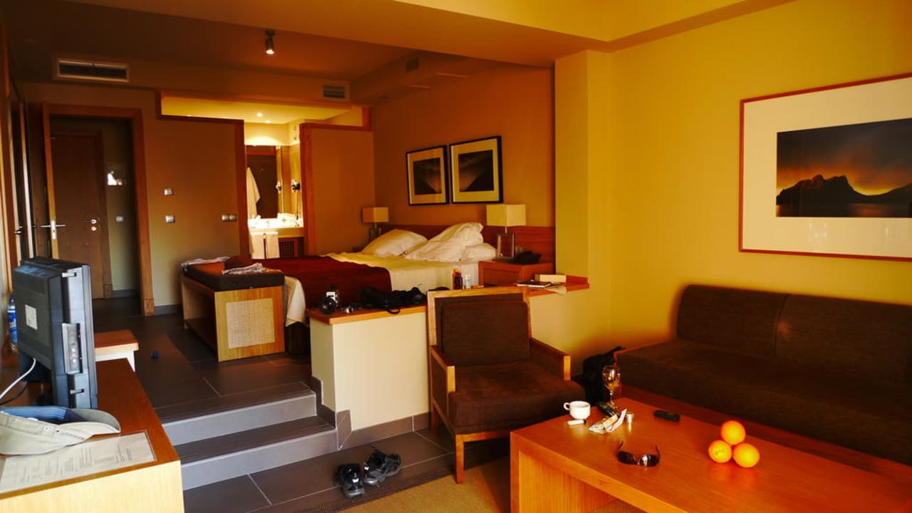 Blick ins Zimmer rein Hotel Playa Calera