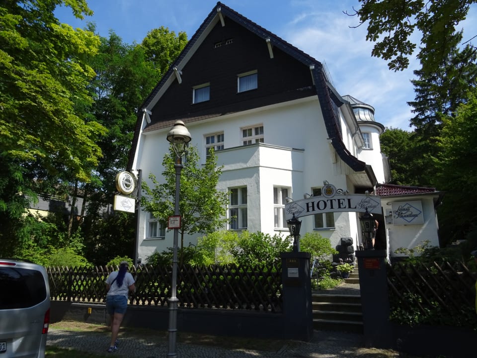 Außenansicht Landhaus Schlachtensee