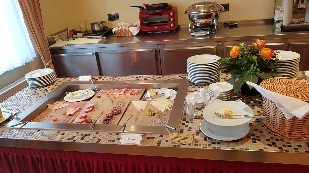 Frühstück Wurst u. Käsebereich Lohmann's Kapeller Hof